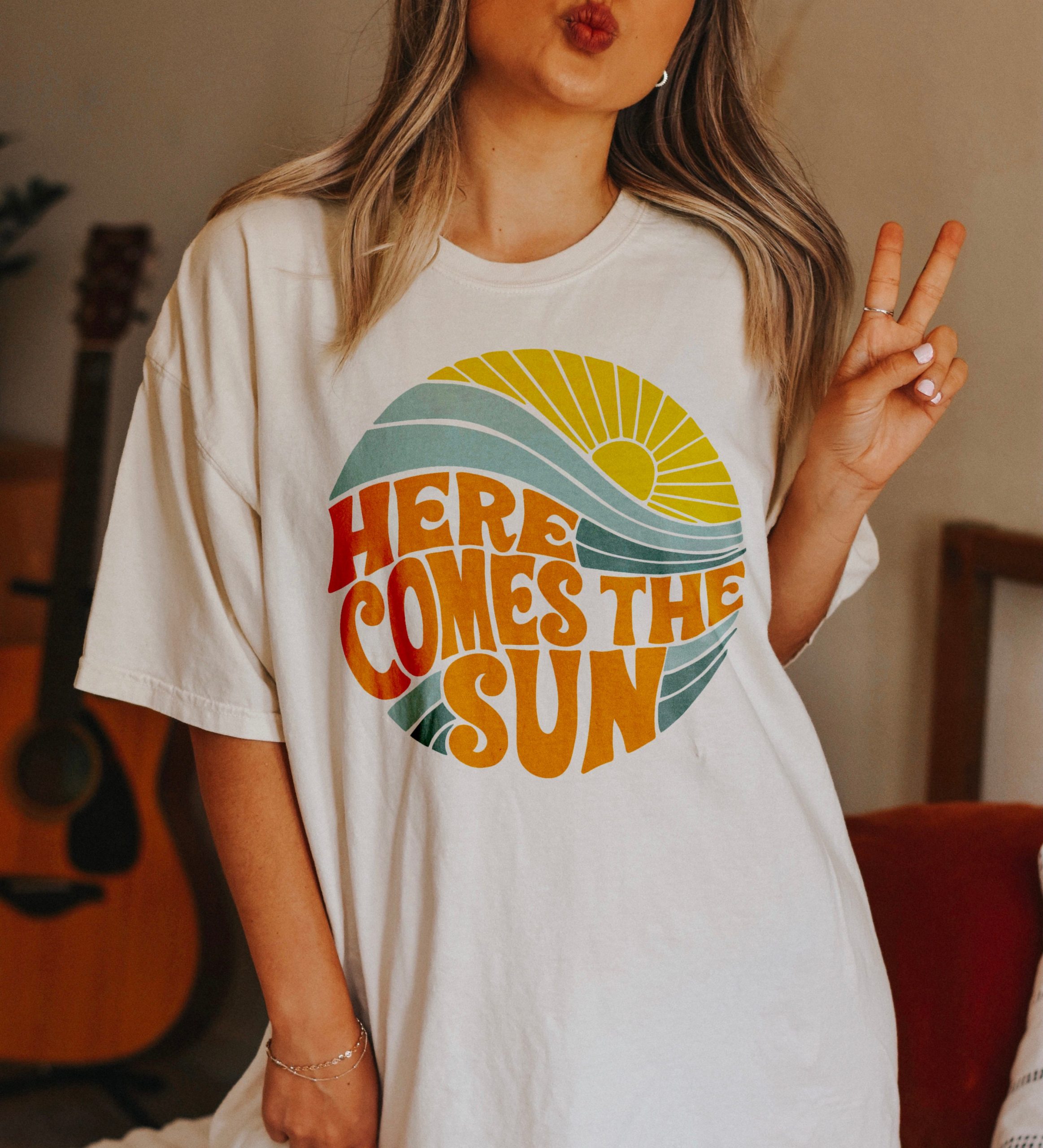 Here Comes The Sun Retro Hippie T-Shirt Here Comes The Sun Retro Hippie T-Shirt