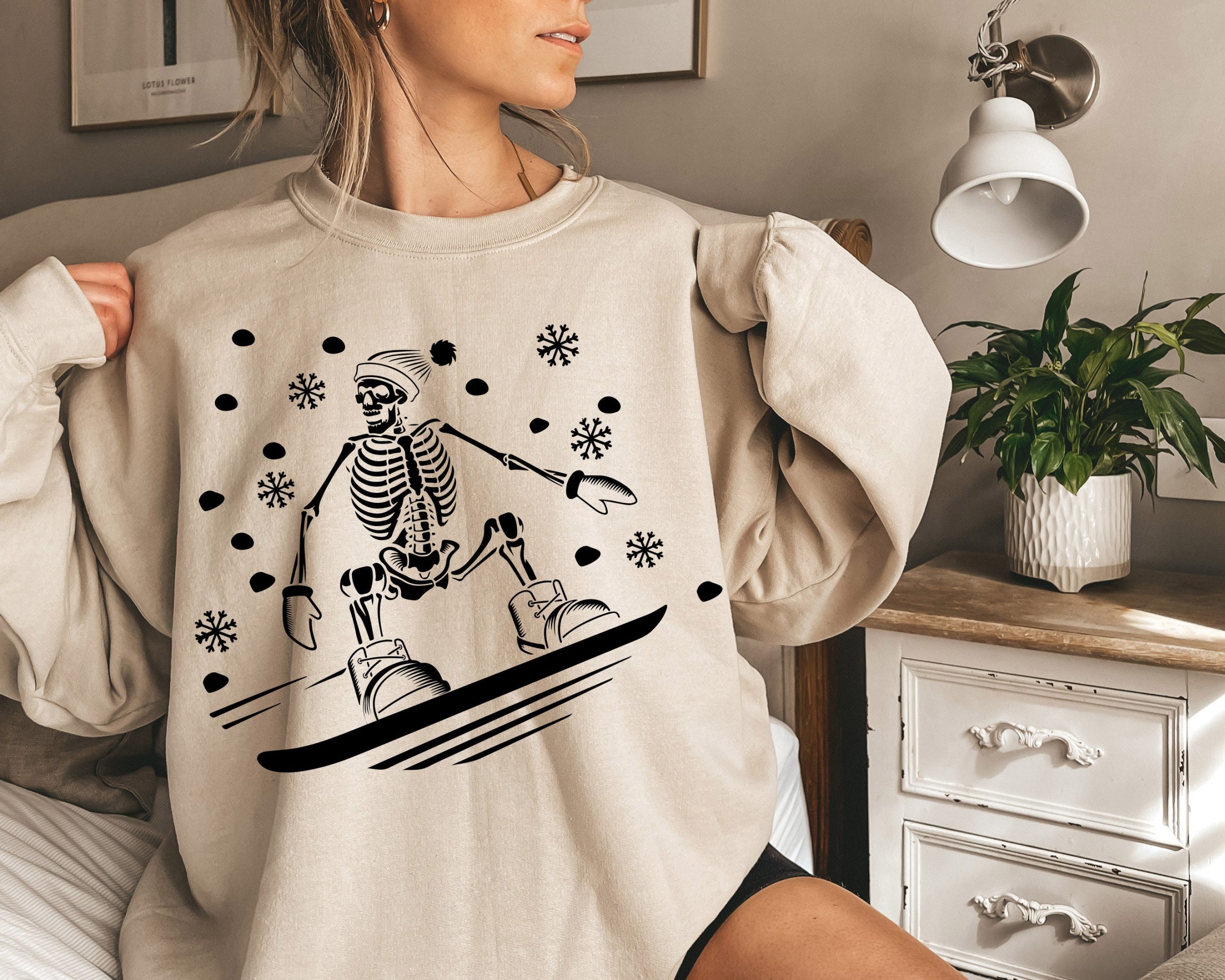 Skate Skeleton Funny Chrtismas Unisex Sweatshirt Skate Skeleton Funny Chrtismas Unisex Sweatshirt