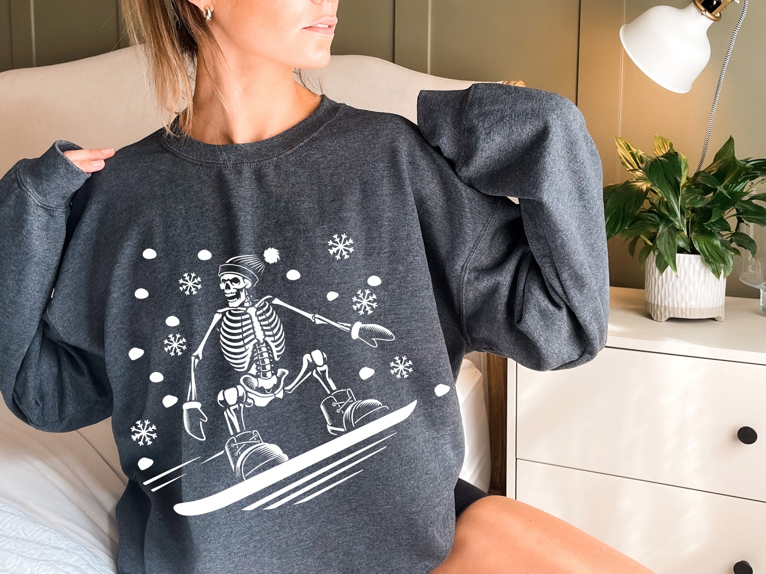 Skate Skeleton Funny Chrtismas Unisex Sweatshirt Skate Skeleton Funny Chrtismas Unisex Sweatshirt