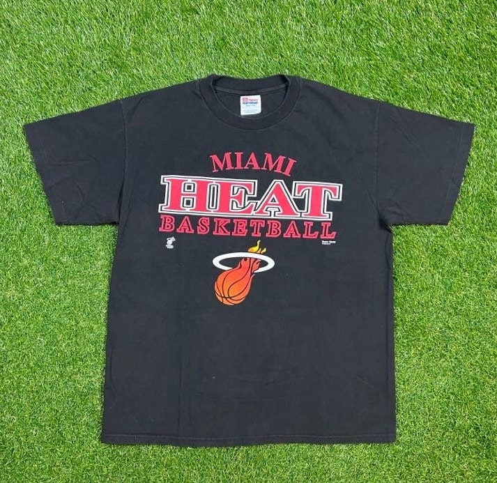 90's Old Vintage Miami Heat Basketball Florida Dwyane Wade Shaq Lebron James 1990s 90's Old Vintage Miami Heat Basketball Florida Dwyane Wade Shaq Lebron James 1990s