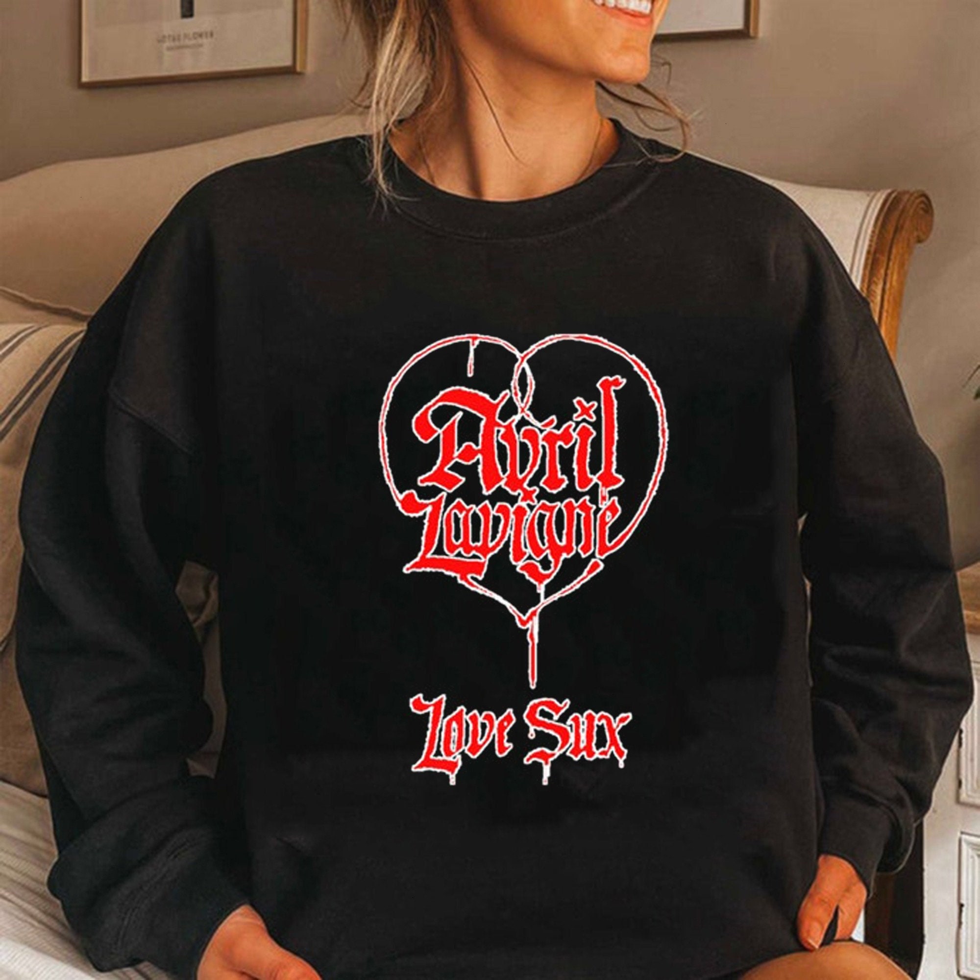 Red Heart Avril Lavigne Love Sux Unisex T-Shirt Red Heart Avril Lavigne Love Sux Unisex T-Shirt