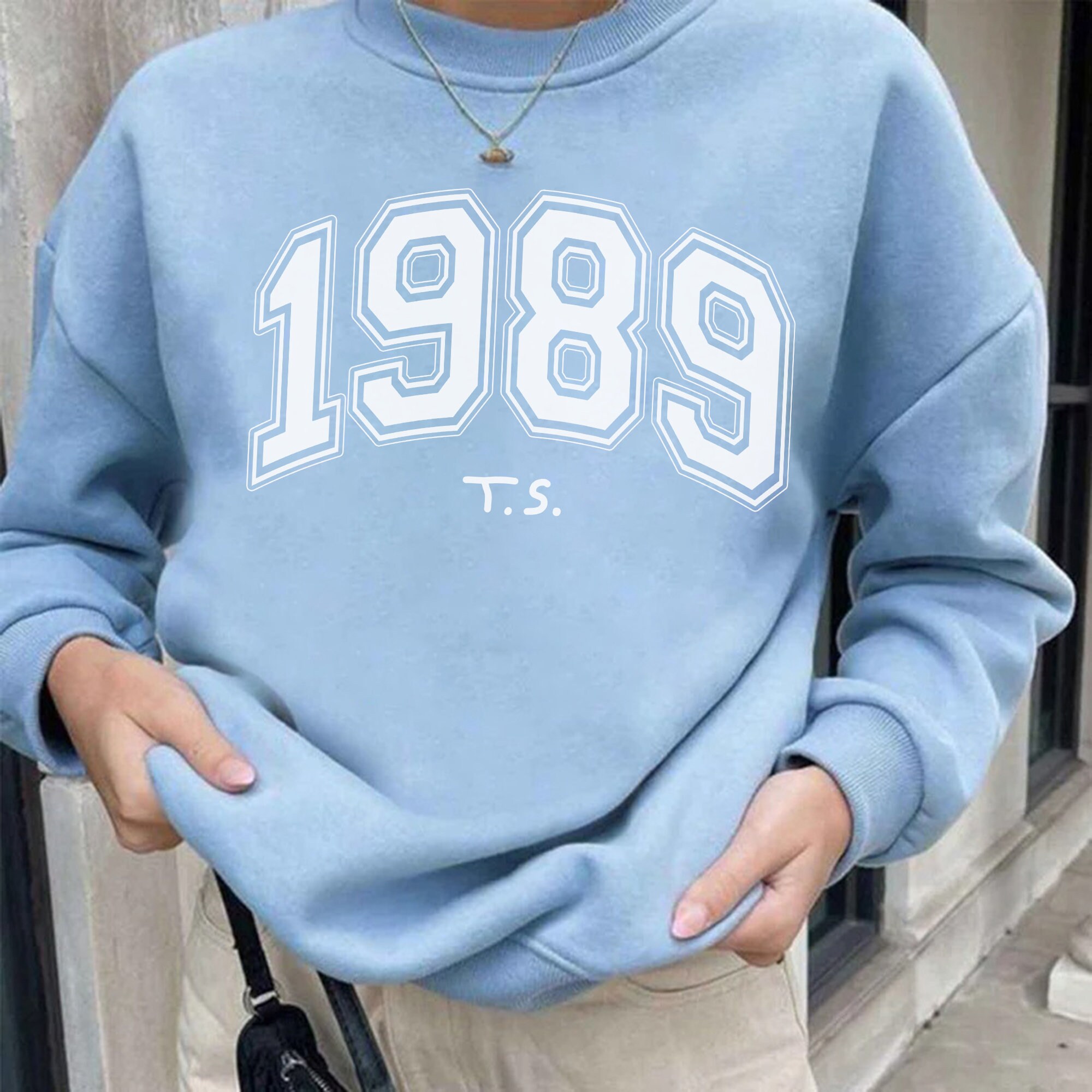 1989 Ts This Love Taylor's Version Unisex Sweatshirt 1989 Ts This Love Taylor's Version Unisex Sweatshirt