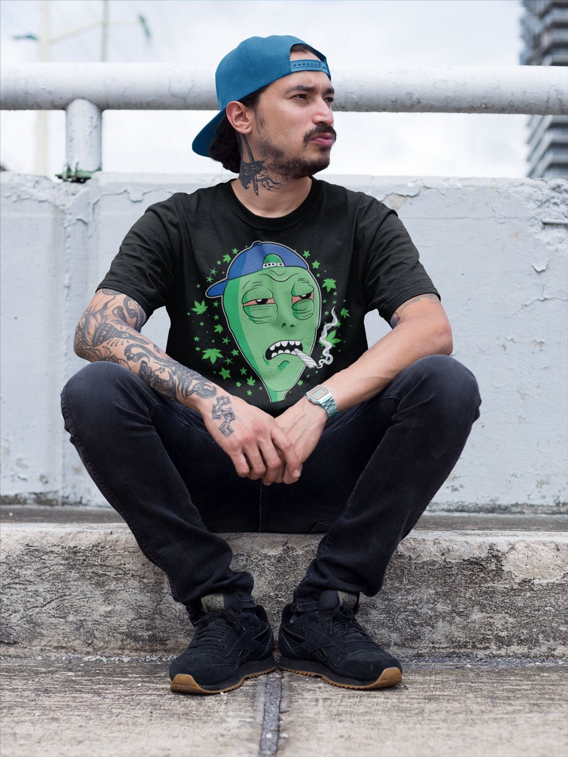Alien Gift Funny Area 51 Alien Weed Drug Smoking 420 Stoner Unisex T-Shirt Alien Gift Funny Area 51 Alien Weed Drug Smoking 420 Stoner Unisex T-Shirt