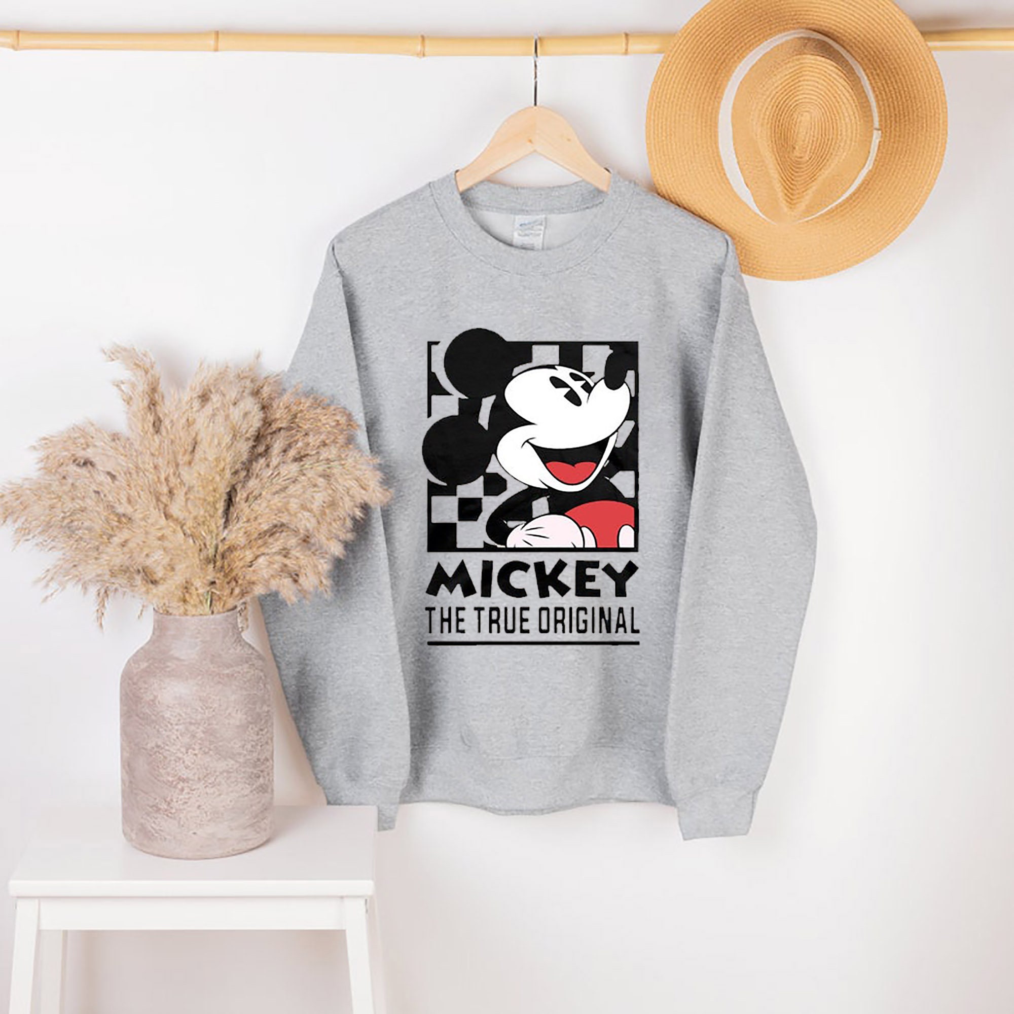 Mickey Minnie Disneyworld Art Unisex Sweatshirt Mickey Minnie Disneyworld Art Unisex Sweatshirt