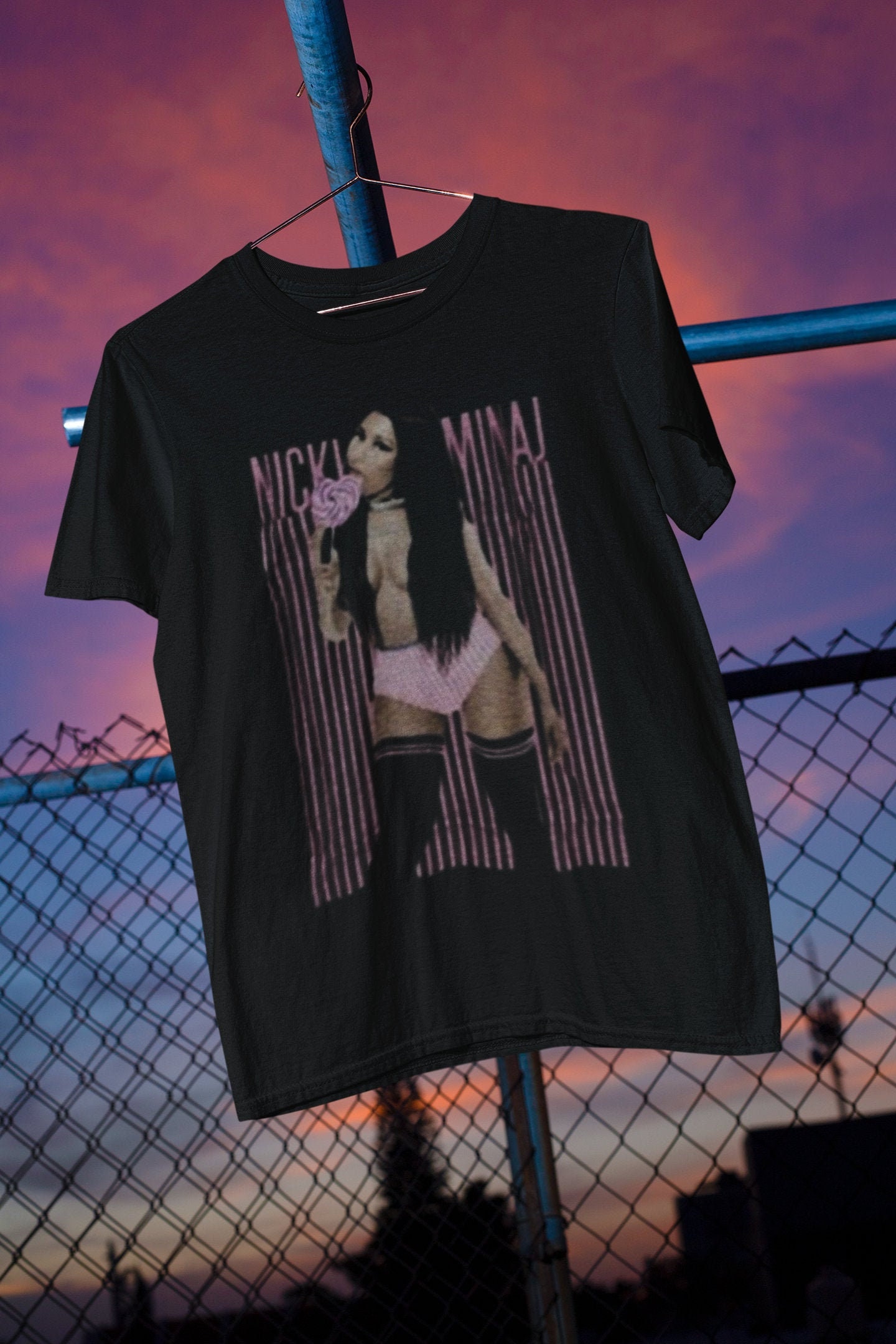 Nicki Minaj 90s Retro Vintage Rap Hip Hop Unisex T-Shirt Nicki Minaj 90s Retro Vintage Rap Hip Hop Unisex T-Shirt