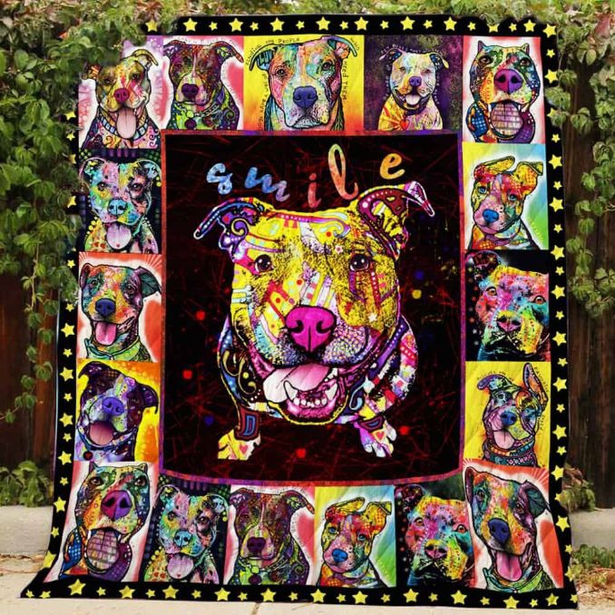 Pitbull Smile - Quilt Blanket Pitbull Smile - Quilt Blanket