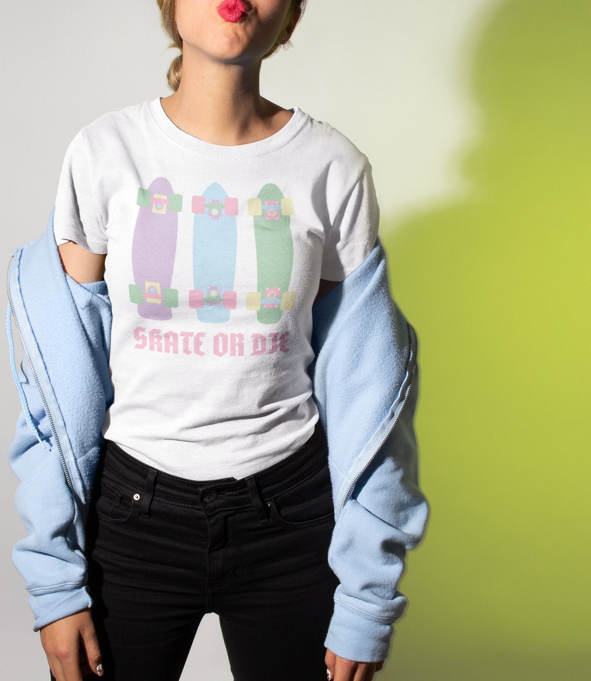 Skate Or Die Vintage Retro Unisex T-Shirt Skate Or Die Vintage Retro Unisex T-Shirt