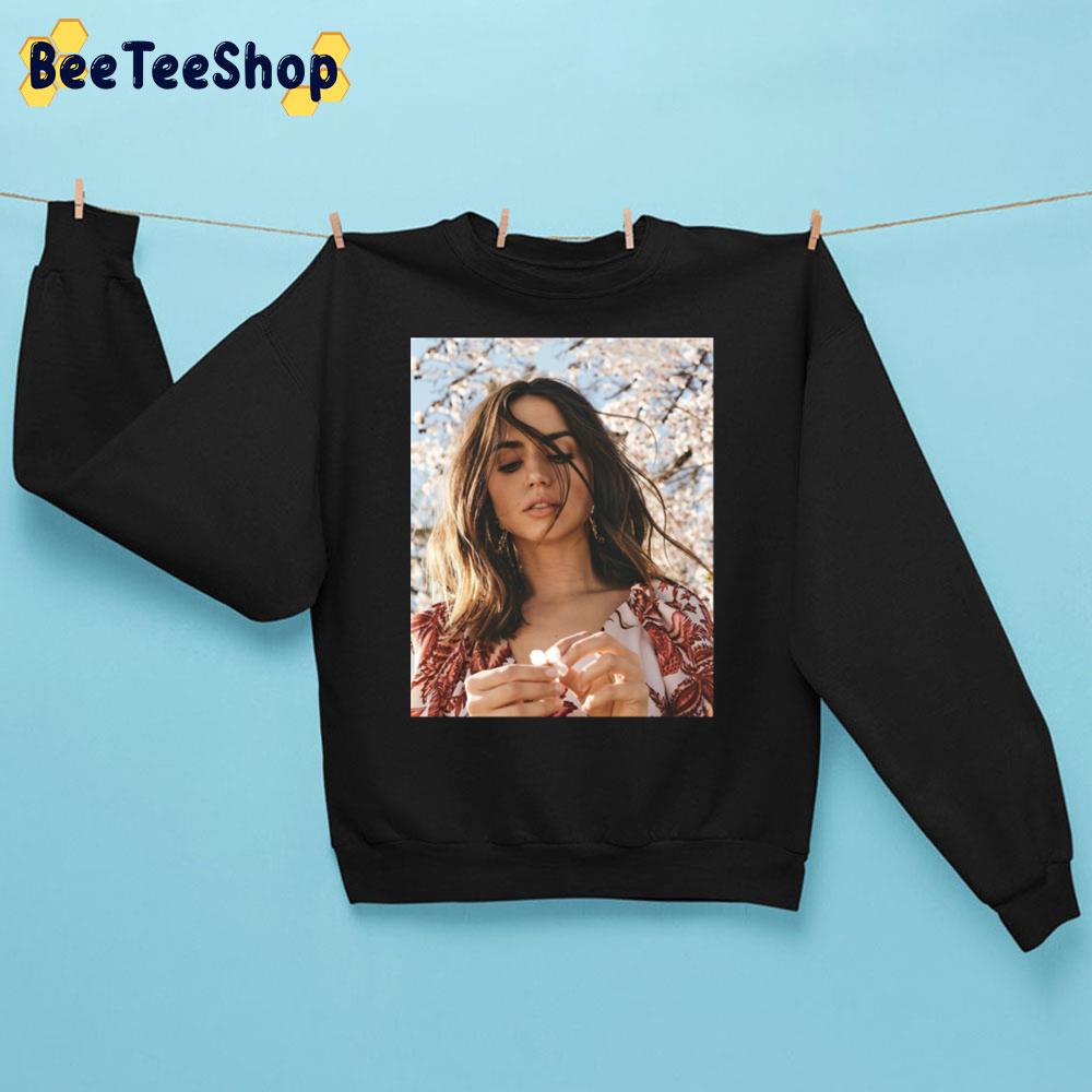 Vintage Girl Ana De Armas Unisex Sweatshirt Vintage Girl Ana De Armas Unisex Sweatshirt