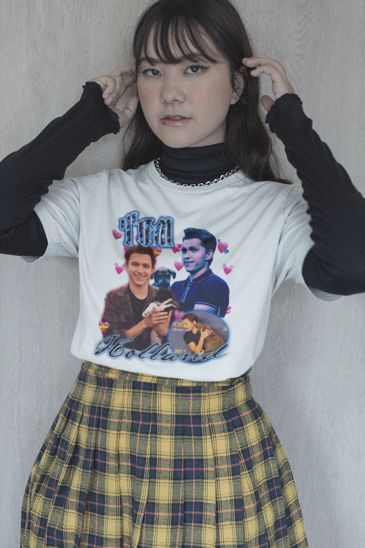 Vintage Tom Holland And Dog Unisex T-Shirt Vintage Tom Holland And Dog Unisex T-Shirt
