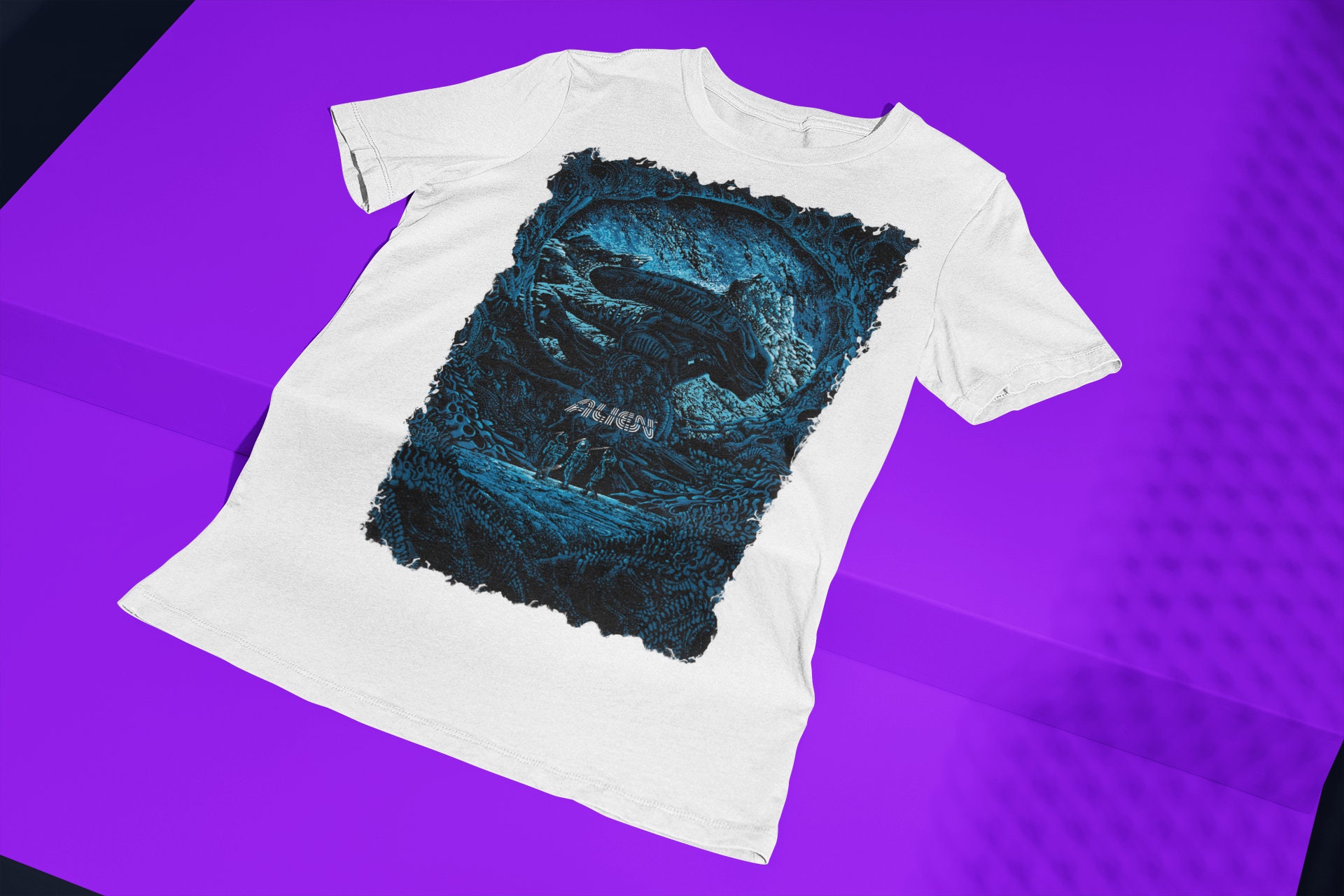 90's Vintage Art Alien Movie Halloween Unisex T-Shirt 90's Vintage Art Alien Movie Halloween Unisex T-Shirt