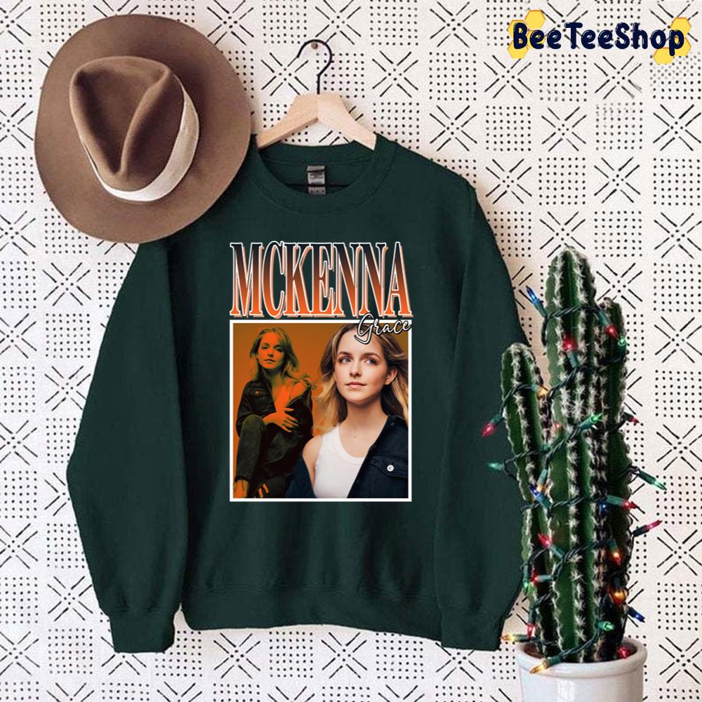 Mckenna Grace 90's Vintage Art Unisex Sweatshirt Mckenna Grace 90's Vintage Art Unisex Sweatshirt