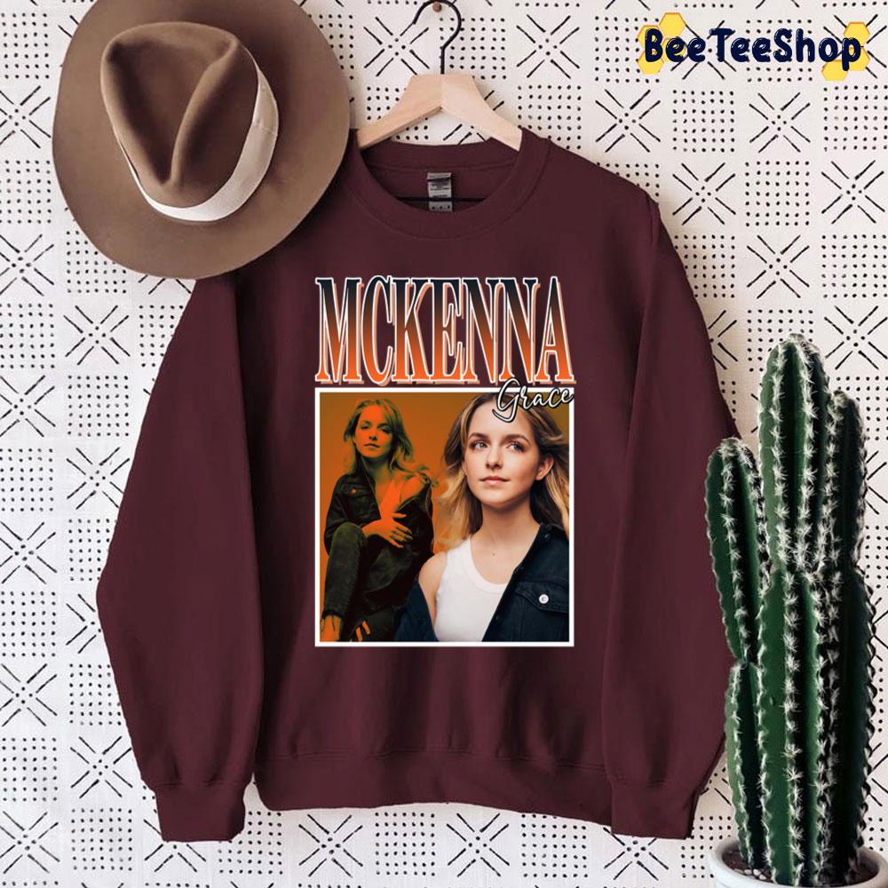 Mckenna Grace 90's Vintage Art Unisex Sweatshirt Mckenna Grace 90's Vintage Art Unisex Sweatshirt