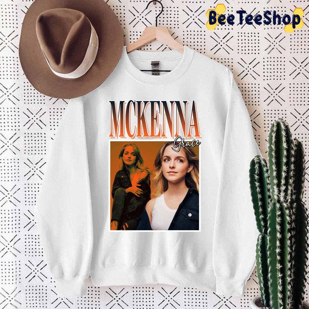 Mckenna Grace 90's Vintage Art Unisex Sweatshirt Mckenna Grace 90's Vintage Art Unisex Sweatshirt