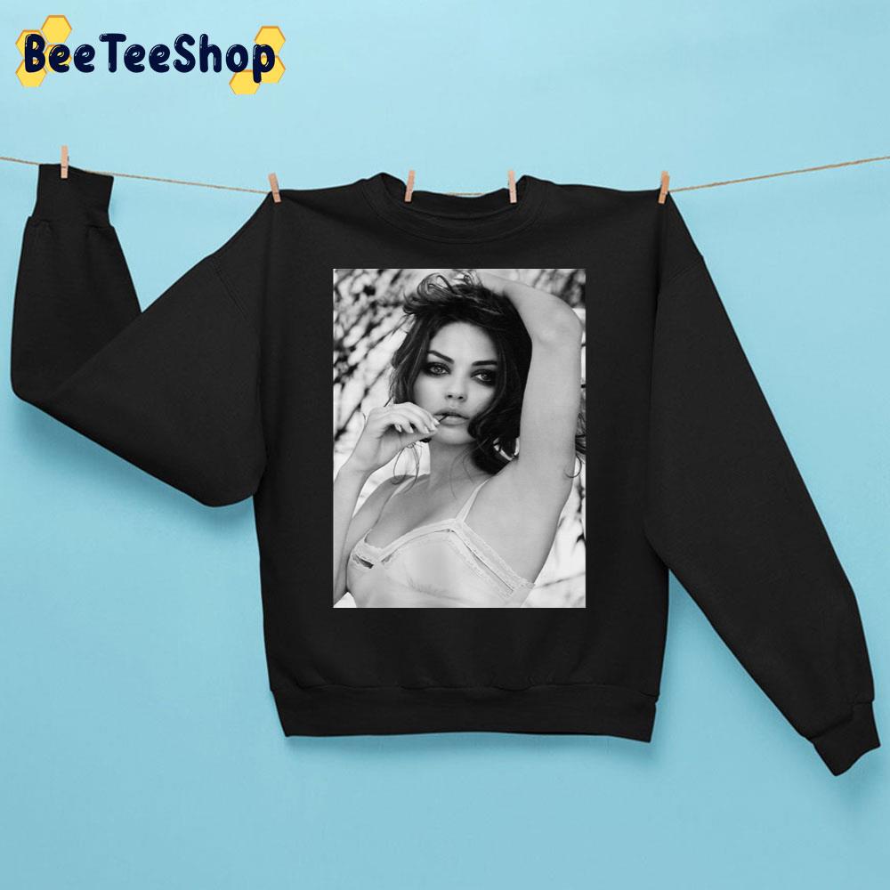 Black White Art Mila Kunis Trending Unisex Sweatshirt Black White Art Mila Kunis Trending Unisex Sweatshirt