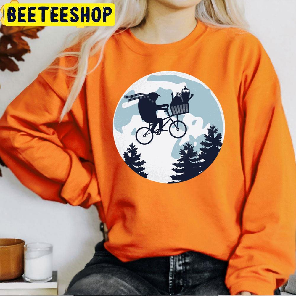 E.D. The Extra Gru And Minions Flying Halloween Movie Unisex T-Shirt E.D. The Extra Gru And Minions Flying Halloween Movie Unisex T-Shirt