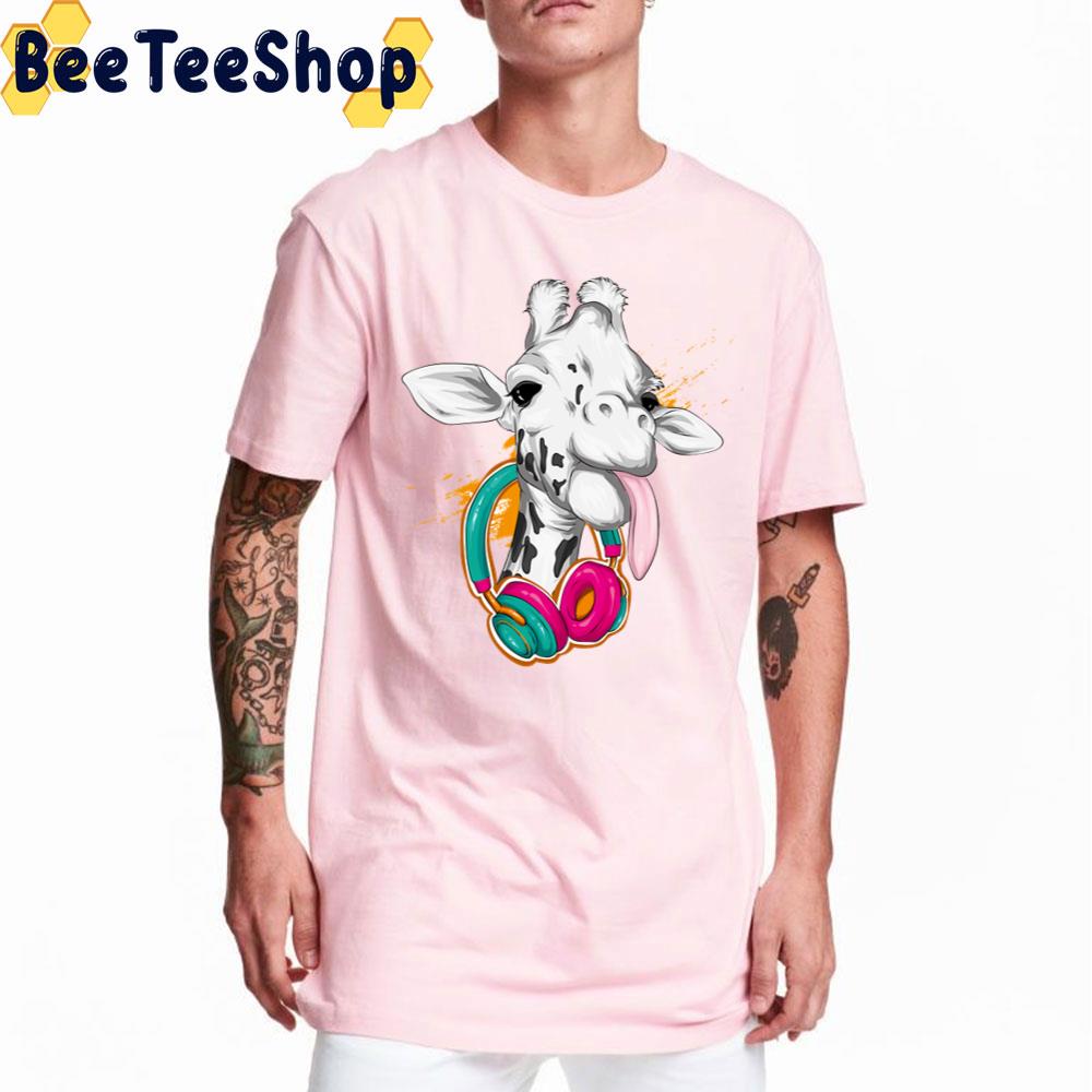 Giraffe With Headphone Trending Unisex T-Shirt Giraffe With Headphone Trending Unisex T-Shirt