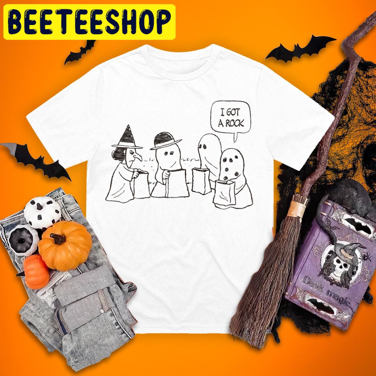 Charlie Brown Rock Raglan Baseball Peanuts Halloween Trending Unisex T-Shirt Charlie Brown Rock Raglan Baseball Peanuts Halloween Trending Unisex T-Shirt