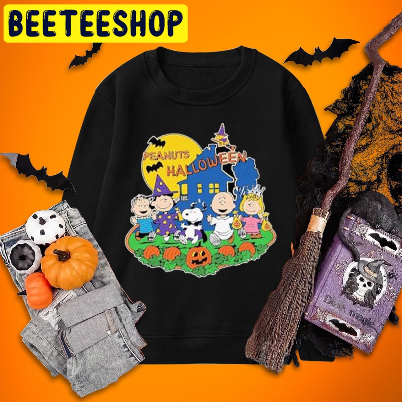 Charlie BrownSnoopy and Peanuts Halloween Trending Unisex T-Shirt Charlie BrownSnoopy and Peanuts Halloween Trending Unisex T-Shirt