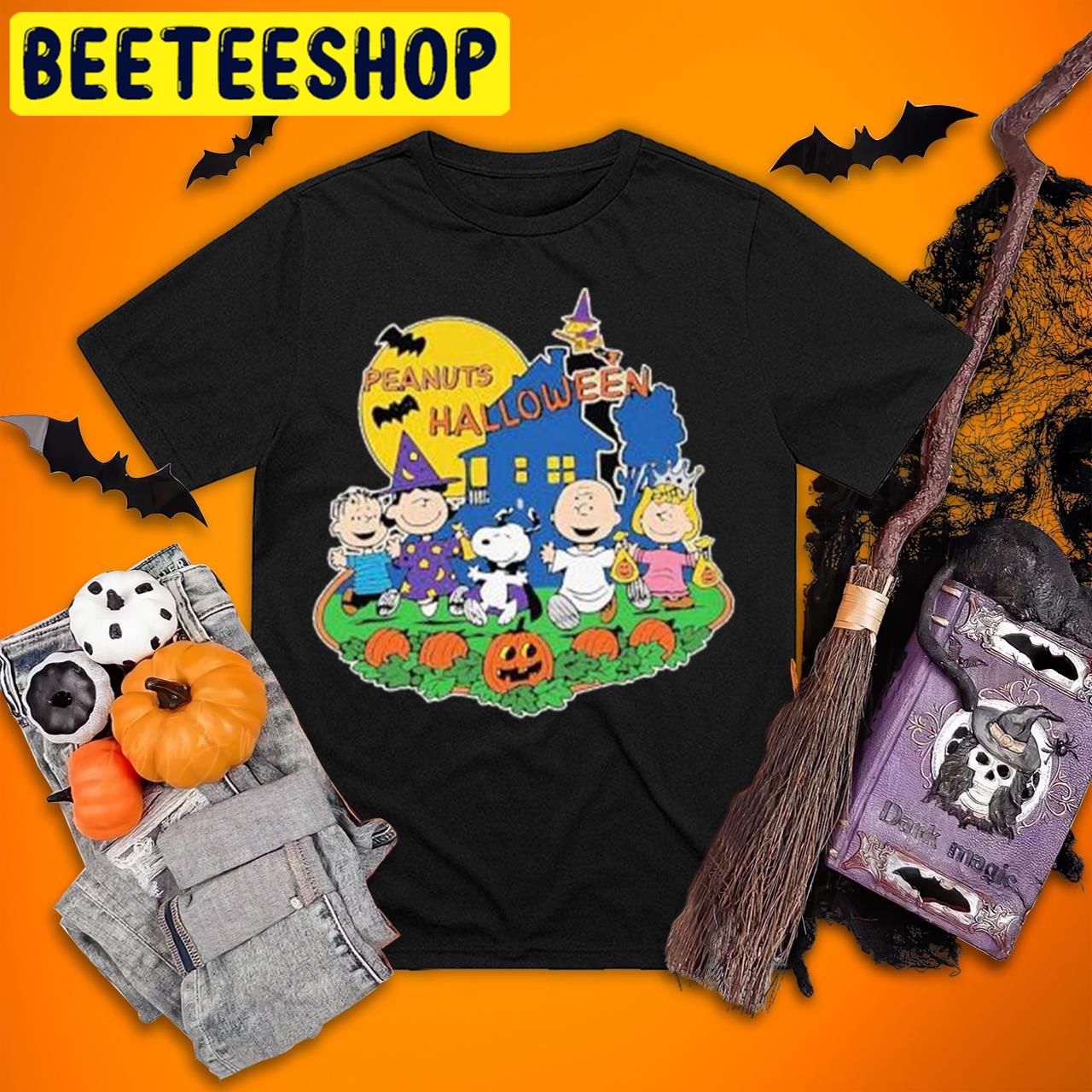 Charlie BrownSnoopy and Peanuts Halloween Trending Unisex T-Shirt Charlie BrownSnoopy and Peanuts Halloween Trending Unisex T-Shirt