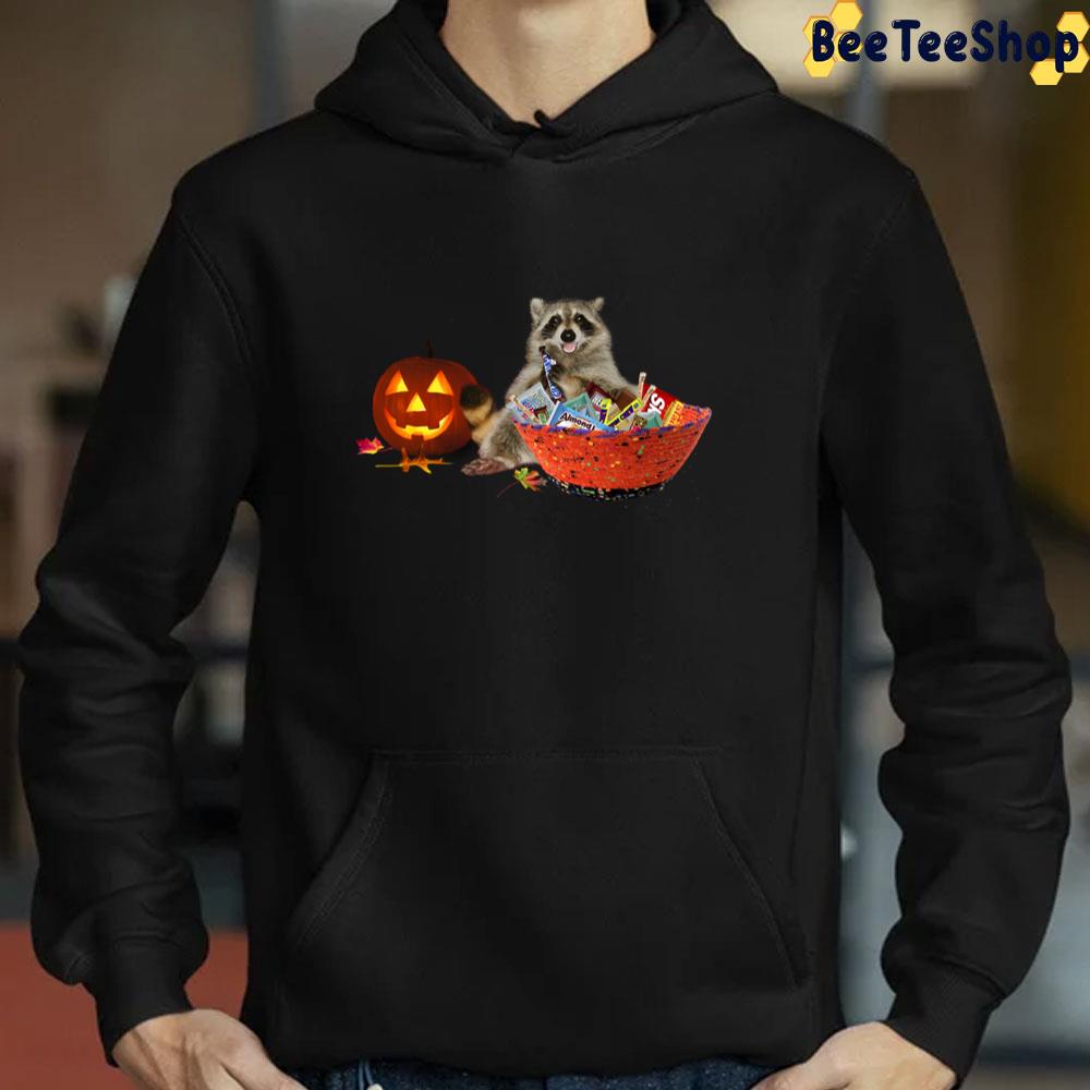 Halloween Raccoon And Pumpkin Trending Unisex T-Shirt Halloween Raccoon And Pumpkin Trending Unisex T-Shirt