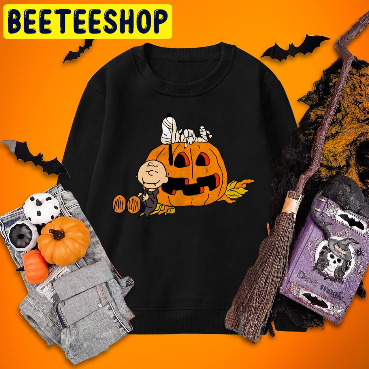 Peanuts Charlie Brown Halloween Trending Unisex T-Shirt Peanuts Charlie Brown Halloween Trending Unisex T-Shirt