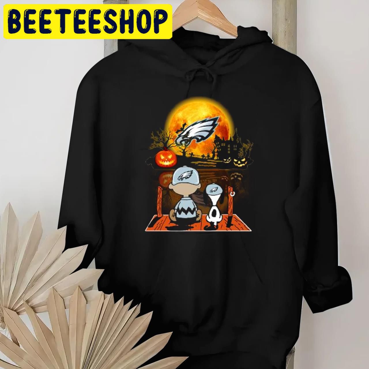 Snoopy And Charlie Brown 2022 Eagles Halloween Trending Unisex T-Shirt Snoopy And Charlie Brown 2022 Eagles Halloween Trending Unisex T-Shirt