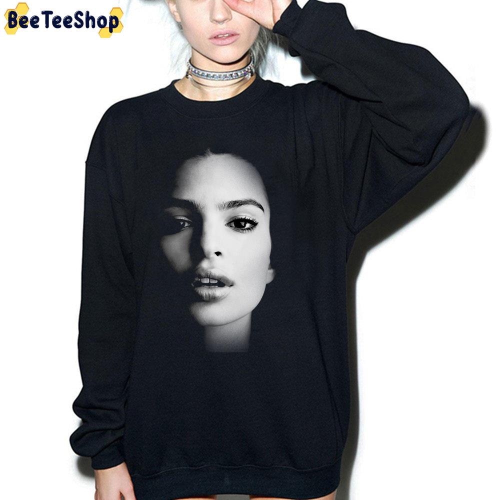 Emily Ratajkowski Trending Unisex Sweatshirt Emily Ratajkowski Trending Unisex Sweatshirt