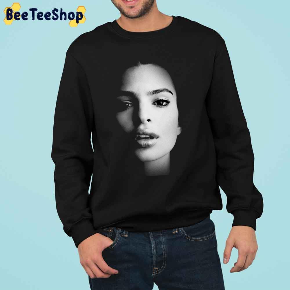 Emily Ratajkowski Trending Unisex Sweatshirt Emily Ratajkowski Trending Unisex Sweatshirt