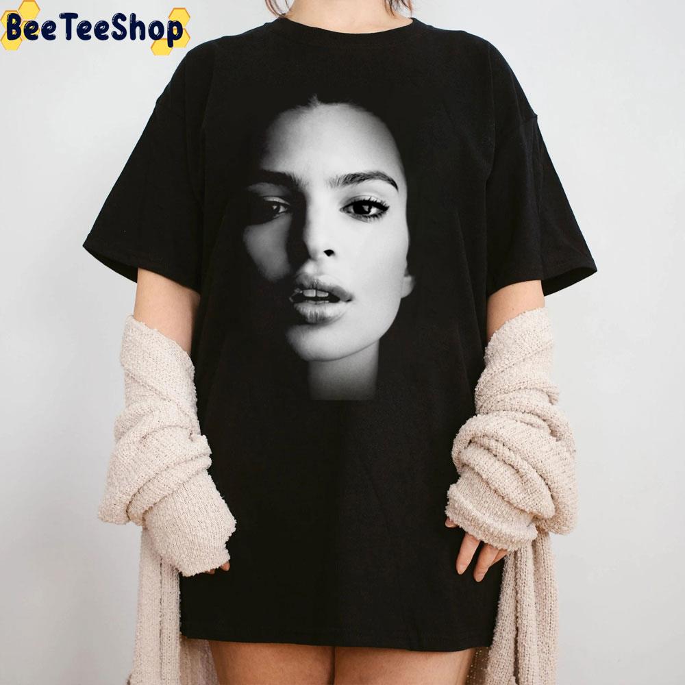 Emily Ratajkowski Trending Unisex Sweatshirt Emily Ratajkowski Trending Unisex Sweatshirt