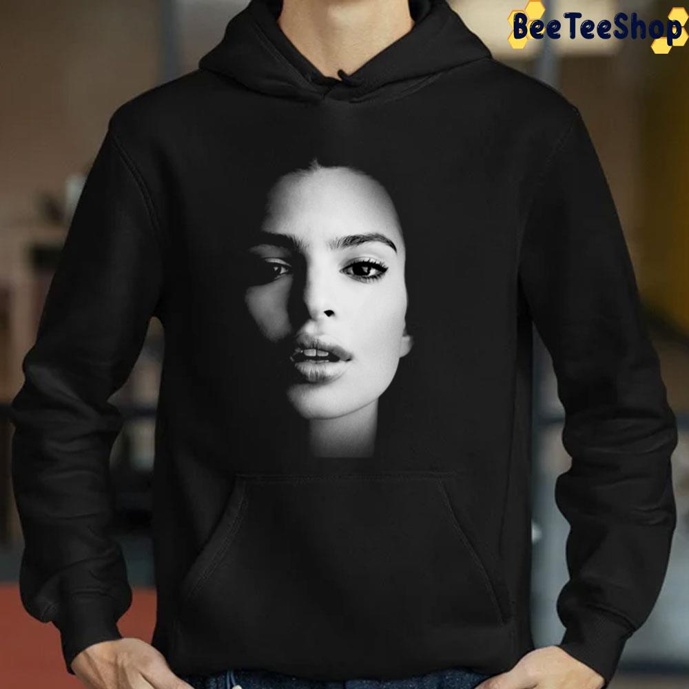 Emily Ratajkowski Trending Unisex Sweatshirt Emily Ratajkowski Trending Unisex Sweatshirt
