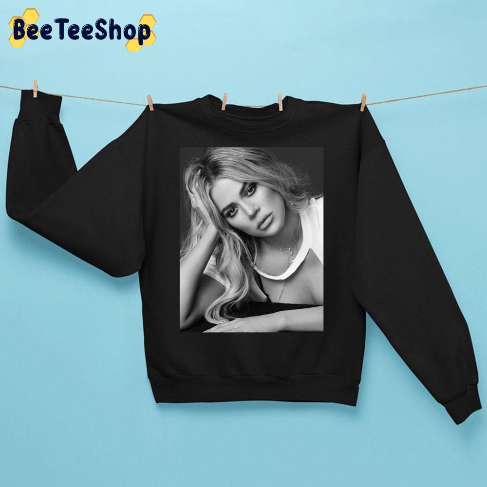 Khloe Kardashian Trending Unisex Sweatshirt Khloe Kardashian Trending Unisex Sweatshirt