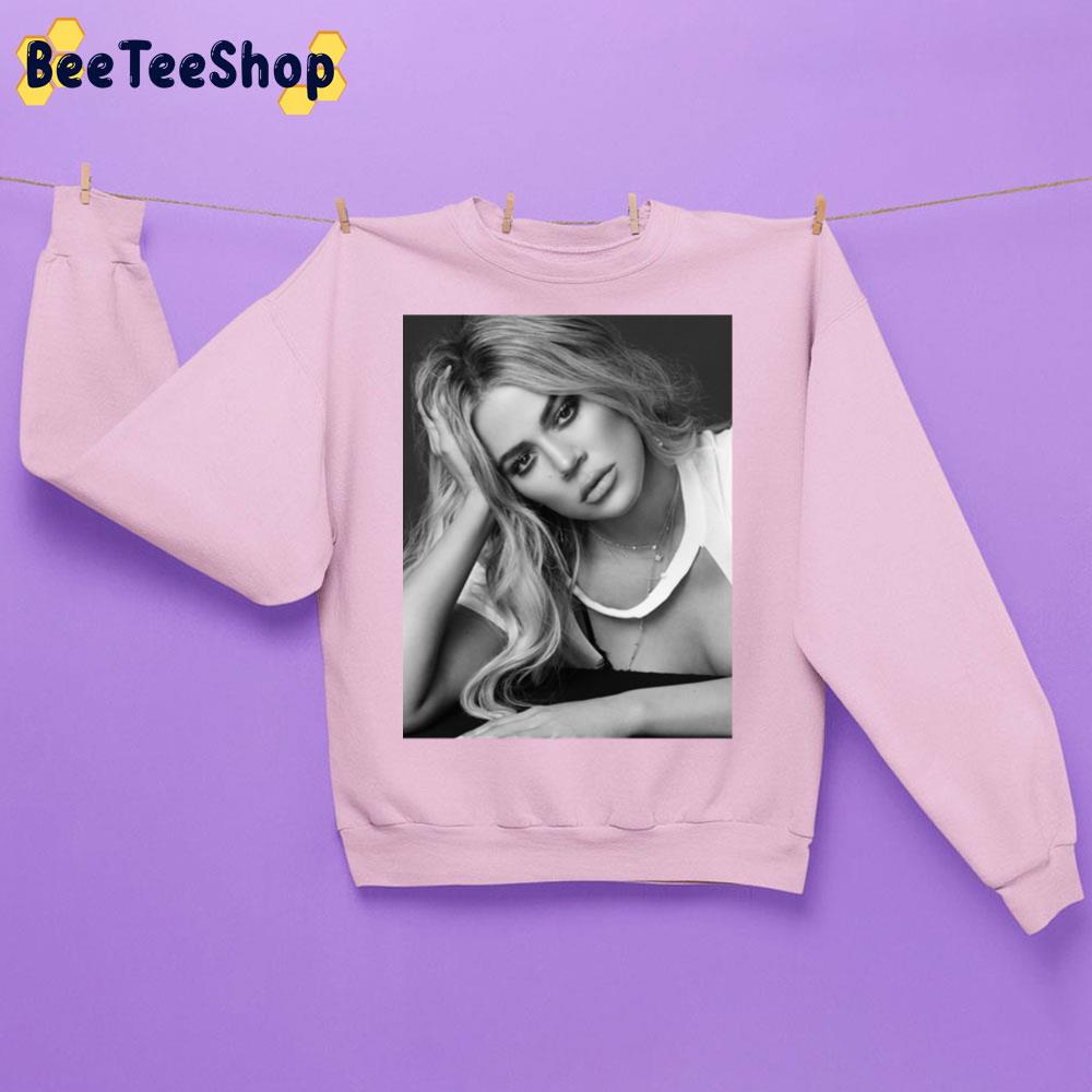 Khloe Kardashian Trending Unisex Sweatshirt Khloe Kardashian Trending Unisex Sweatshirt