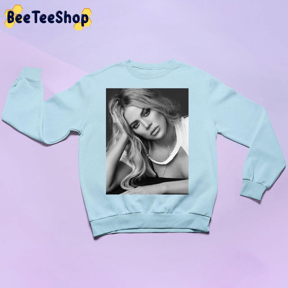 Khloe Kardashian Trending Unisex Sweatshirt Khloe Kardashian Trending Unisex Sweatshirt