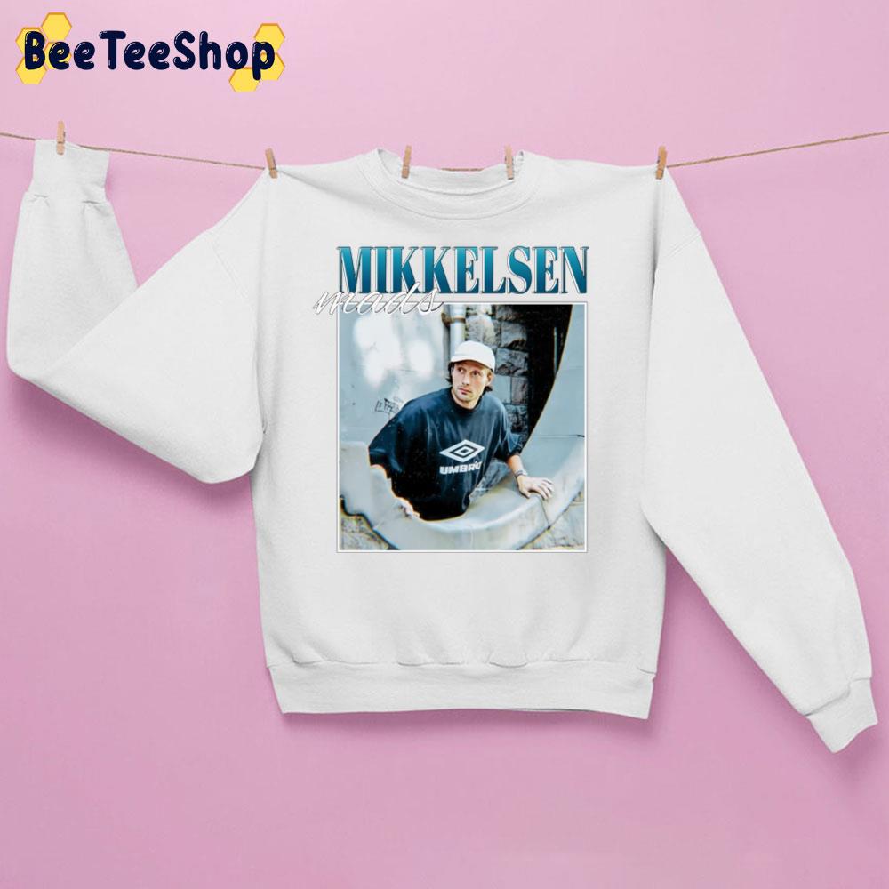 Mads Mikkelsen 90's Vintage Trending Unisex Sweatshirt Mads Mikkelsen 90's Vintage Trending Unisex Sweatshirt