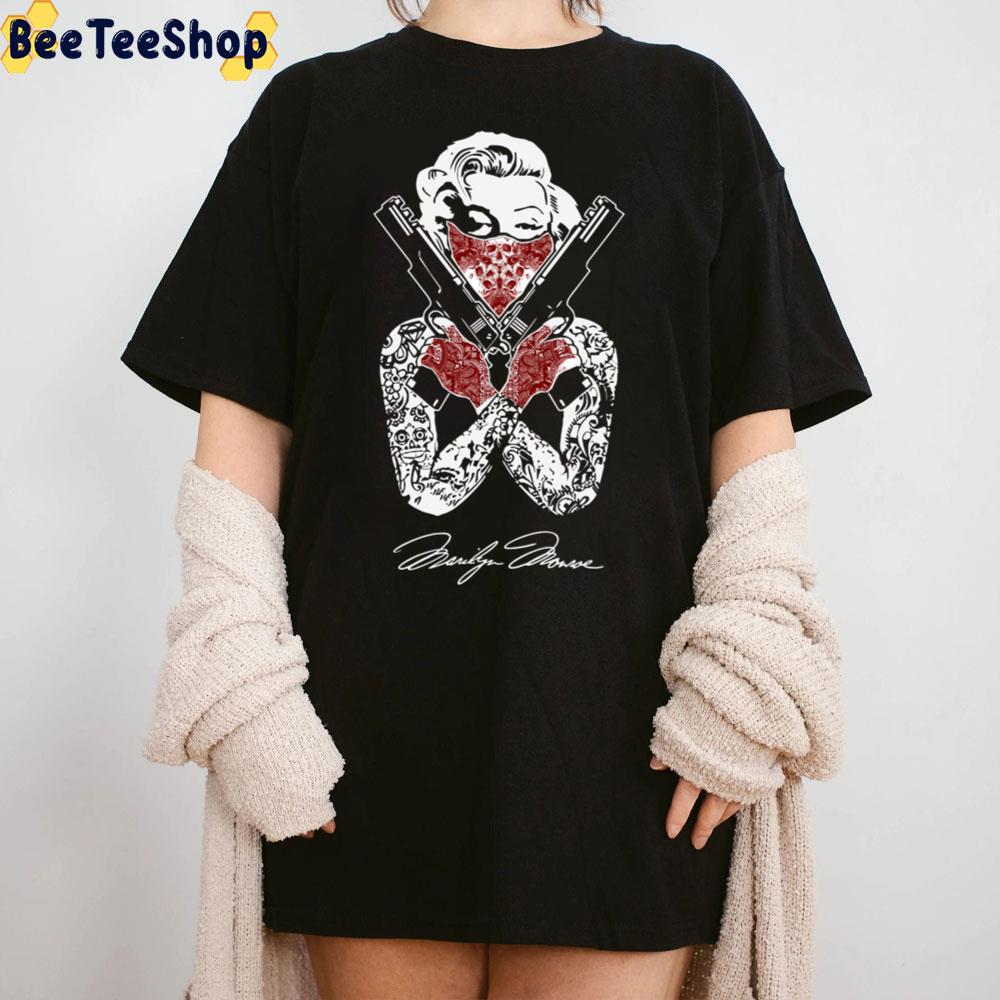 Marilyn With Signature Trending Unisex Sweatshirt Marilyn With Signature Trending Unisex Sweatshirt