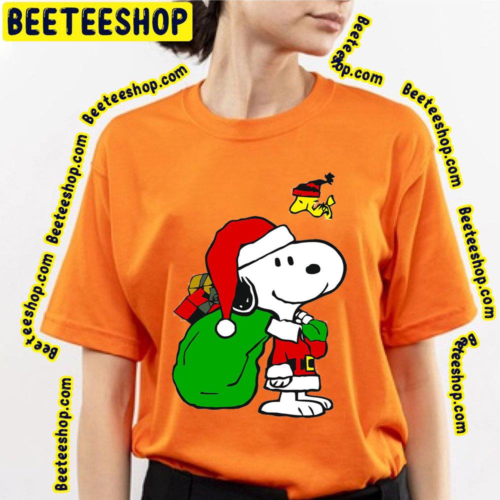 Snoopy Santa And Woodstock Christmas Trending Unisex T-Shirt Snoopy Santa And Woodstock Christmas Trending Unisex T-Shirt
