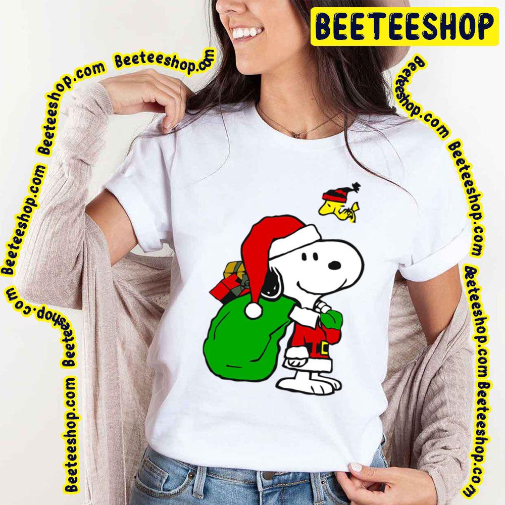 Snoopy Santa And Woodstock Christmas Trending Unisex T-Shirt Snoopy Santa And Woodstock Christmas Trending Unisex T-Shirt