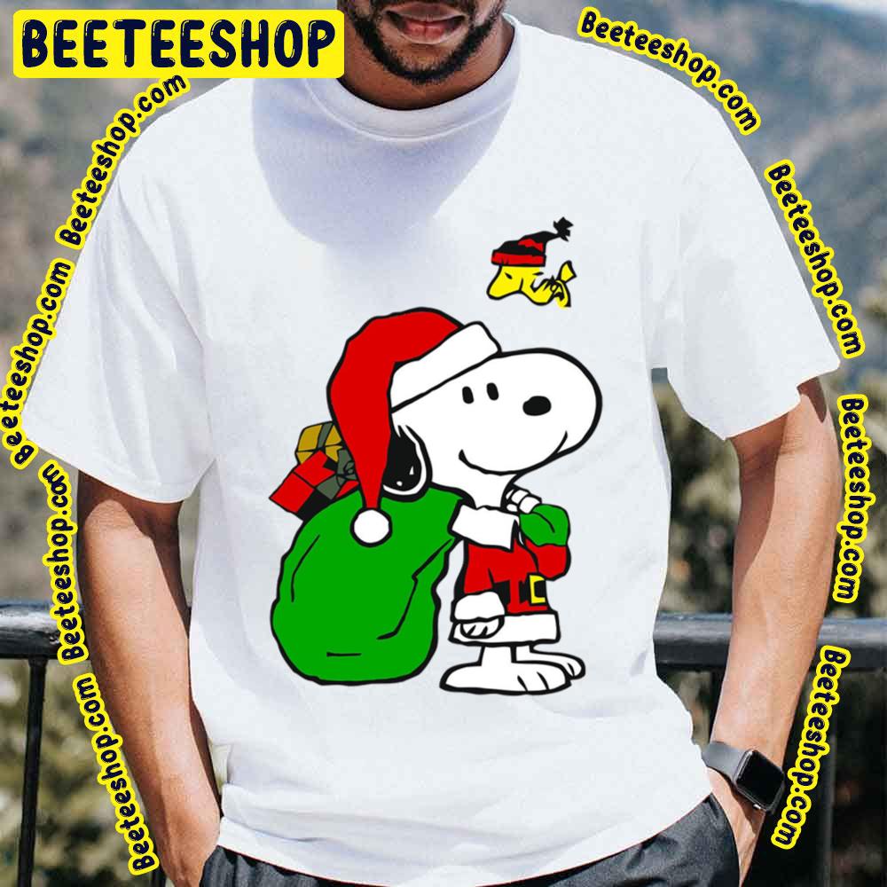 Snoopy Santa And Woodstock Christmas Trending Unisex T-Shirt Snoopy Santa And Woodstock Christmas Trending Unisex T-Shirt