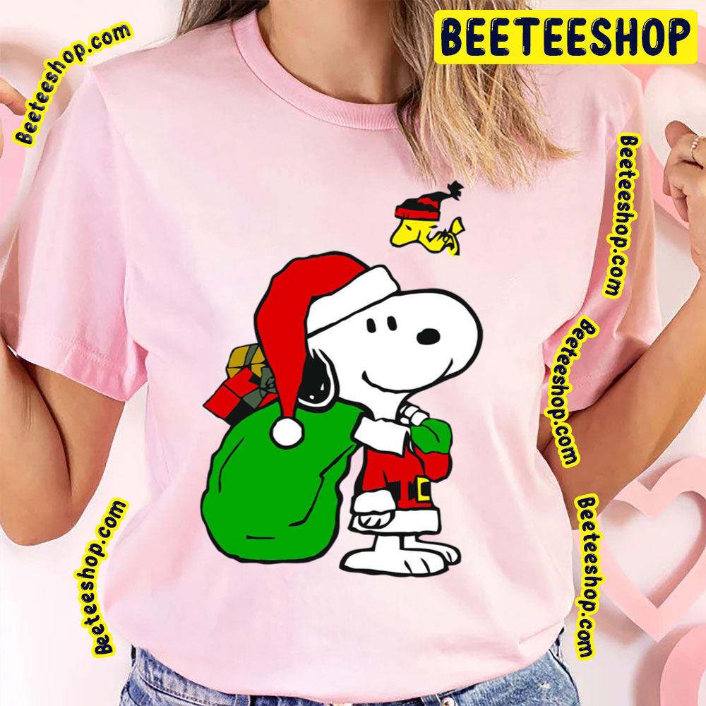 Snoopy Santa And Woodstock Christmas Trending Unisex T-Shirt Snoopy Santa And Woodstock Christmas Trending Unisex T-Shirt