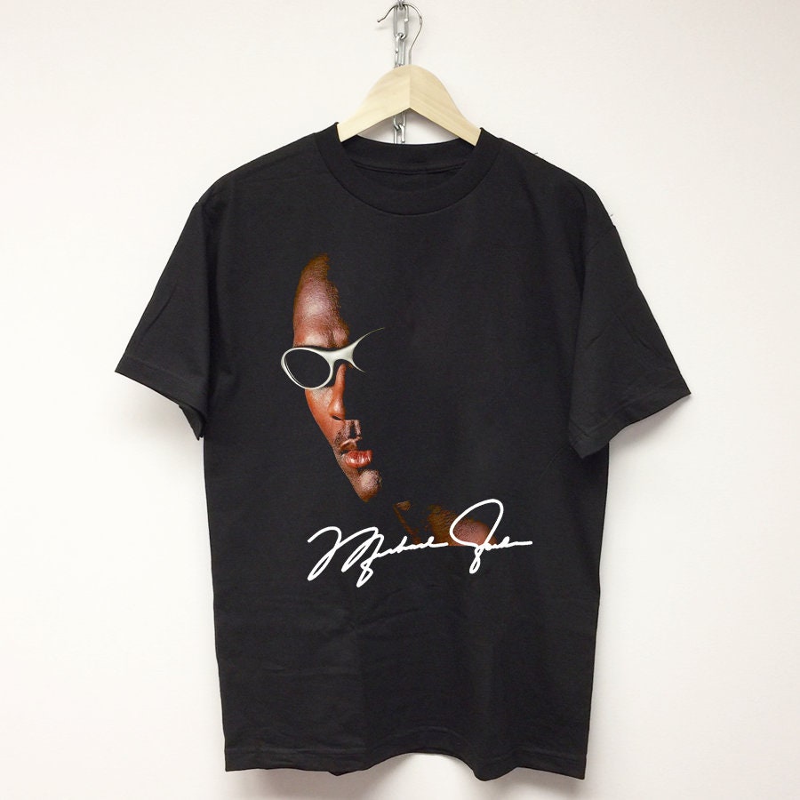 Michael Jordan Chicago Bulls Vintage Trending Unisex Shirt Michael Jordan Chicago Bulls Vintage Trending Unisex Shirt