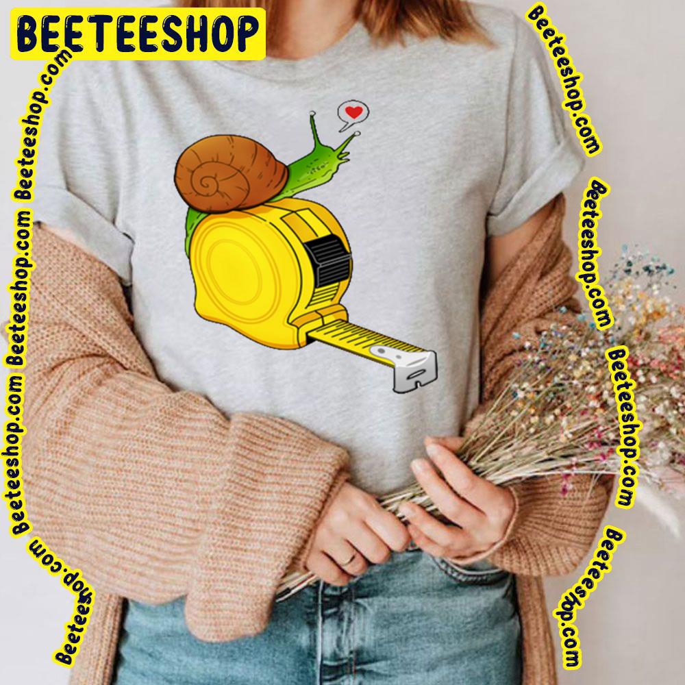 The Snail In Love Trending Unisex T-Shirt The Snail In Love Trending Unisex T-Shirt