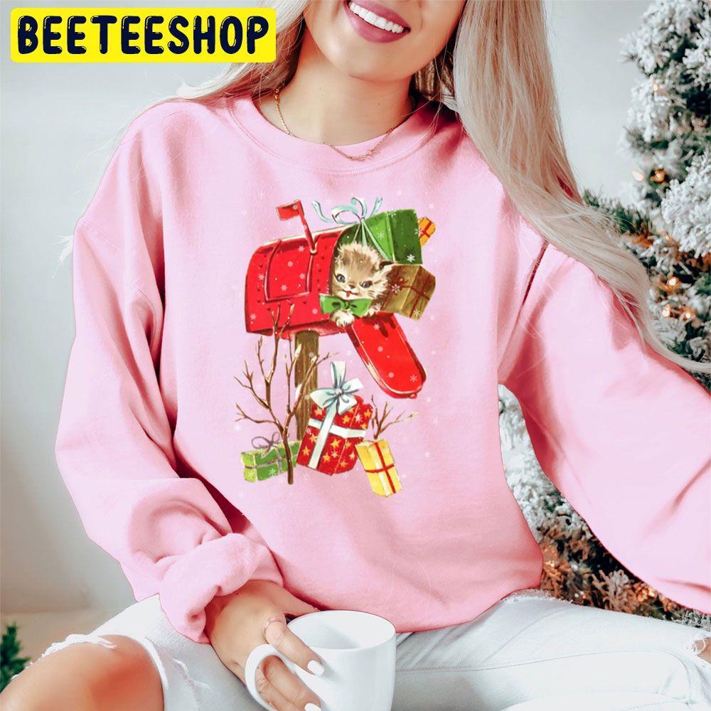 Vintage Christmas Kitten In A Mailbox Beeteeshop Trending Unisex Hoodie Vintage Christmas Kitten In A Mailbox Beeteeshop Trending Unisex Hoodie